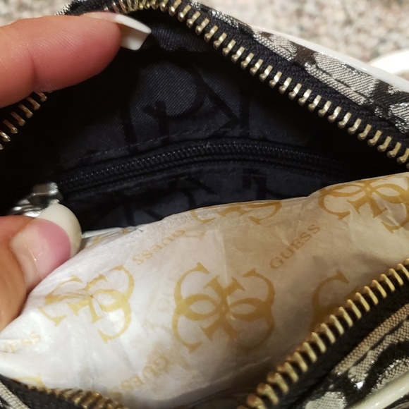 Calvin Klein Crossbody - Picture 5 of 6